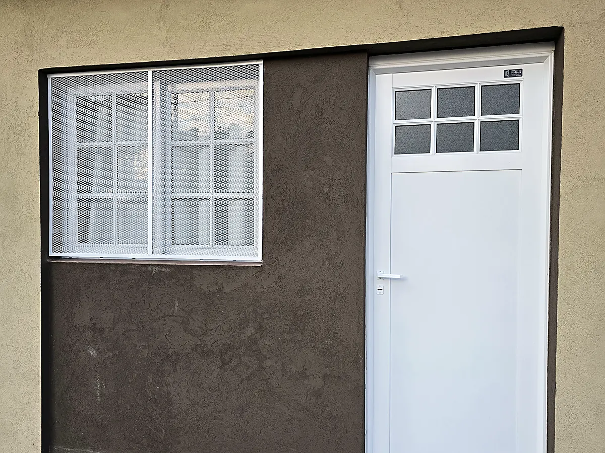 Puerta de servicio y ventana repartida de aluminio blanco